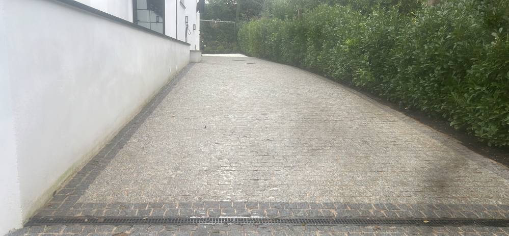 Création d'une allée en pavés granites